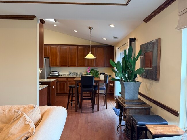 Building Photo - 1804 Crenshaw Cir