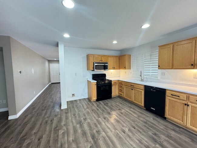 Building Photo - Calling All Military Families!!!Beautiful ...