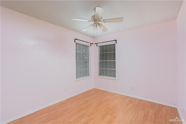 Building Photo - 517 Upas Ave