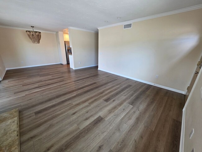 Building Photo - Village Park Manor Home