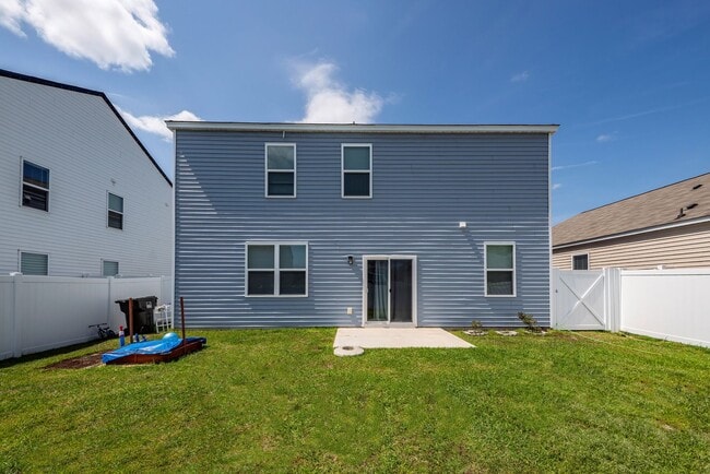 Building Photo - 4 Bedroom, 2.5 Bathroom Home in Carolina Groves - Moncks Corner