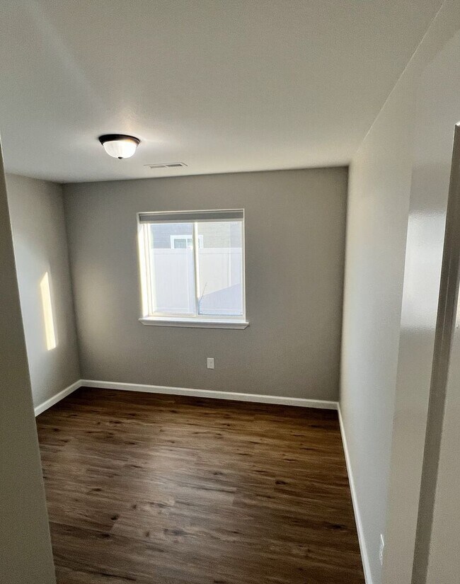 Building Photo - 107 Grant Dr