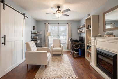 Building Photo - Available July 1st