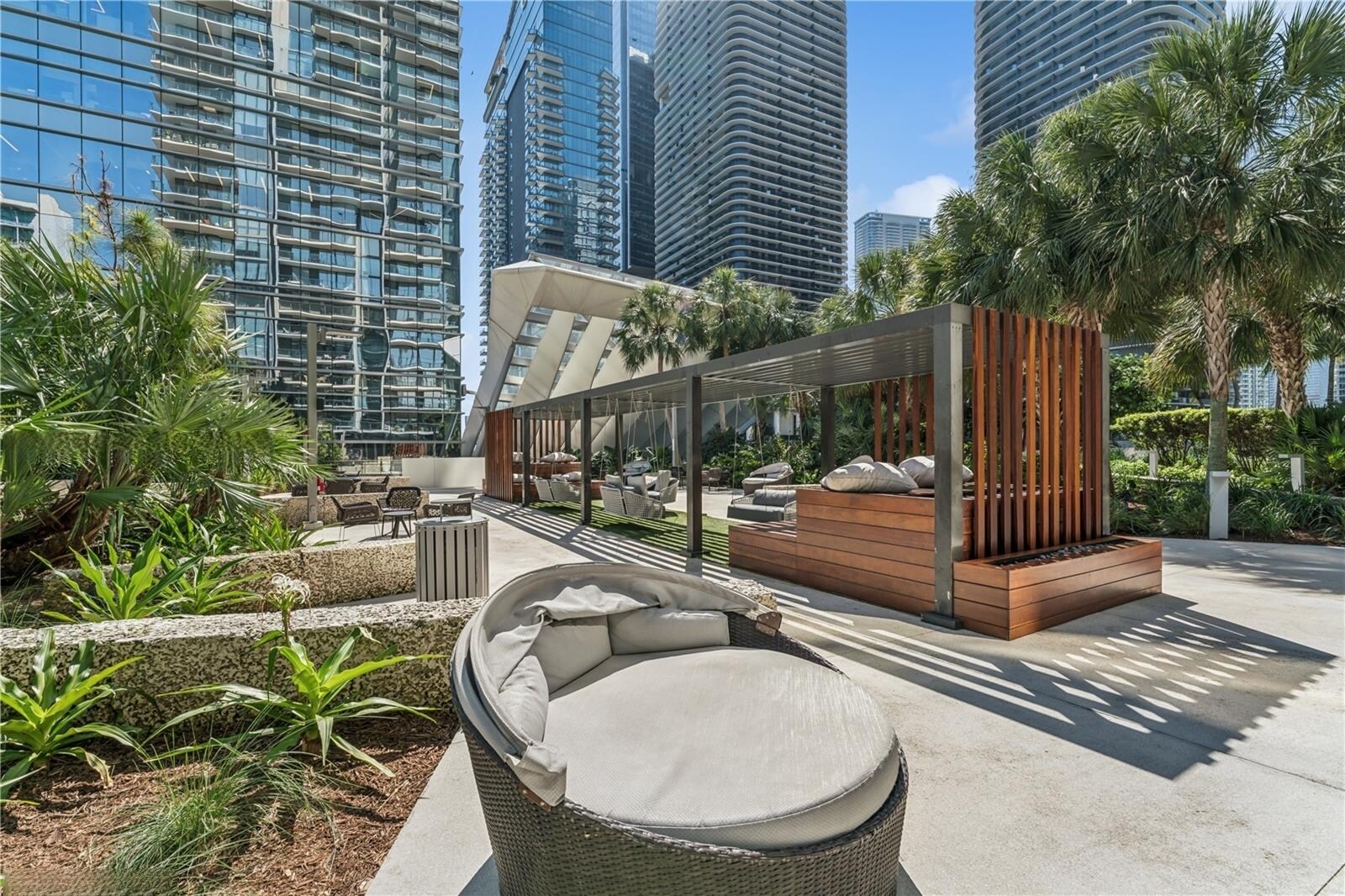 Building Photo - 88 SW 7th St