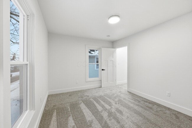 Building Photo - 321 W Columbia St