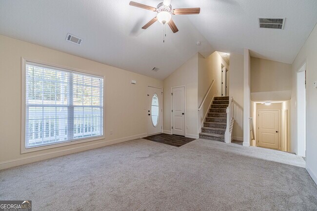 Building Photo - 583 Embassy Walk