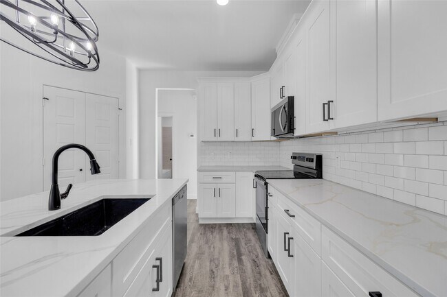 Building Photo - 401 E Martin Luther King Blvd