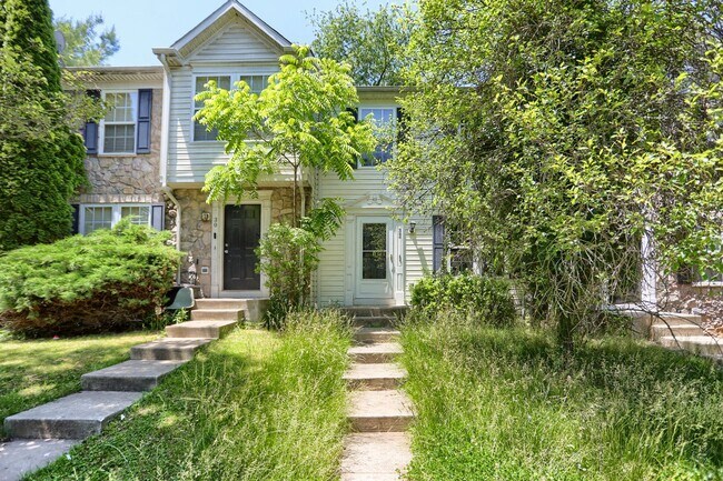 Building Photo - Contemporary Living At It's Finest in Lovely Owings Mills!!