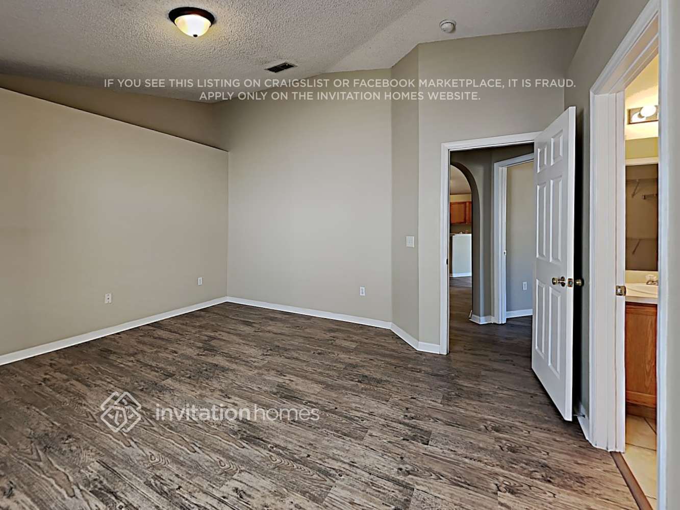Building Photo - 15955 Wilkinson Dr