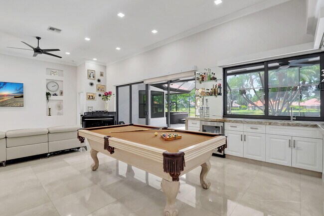 Building Photo - 10099 Canoe Brook Cir