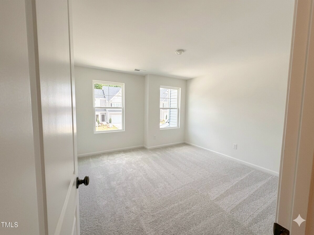 Building Photo - 237 Shingle Oak Rd
