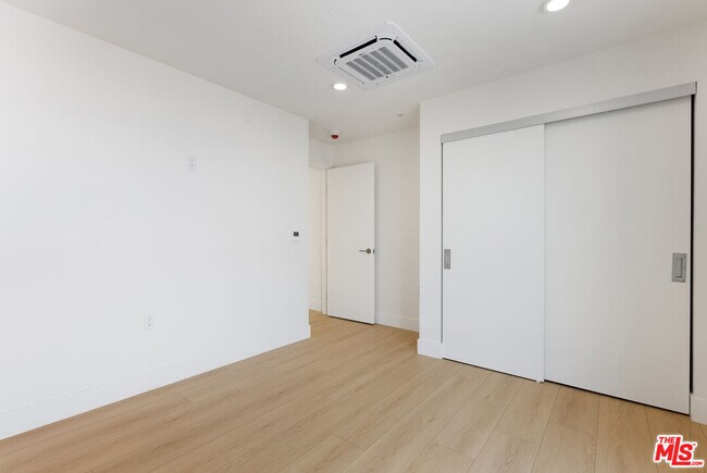 Building Photo - 8561 Belmont St