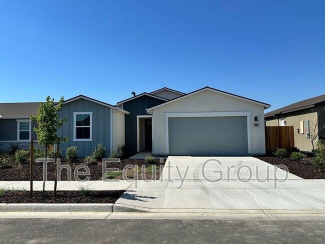 Building Photo - 3949 W Sunnyview Ave