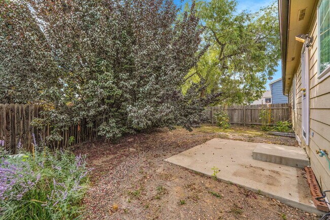 Building Photo - $2,550.00 - 3-bed, 3-bath split-level loca...