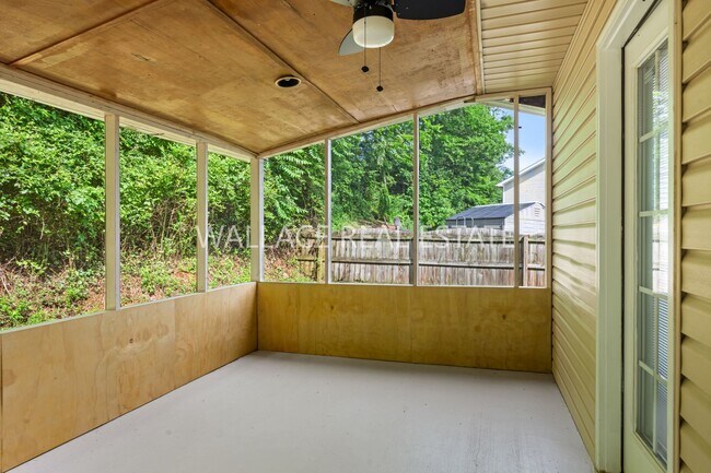 Building Photo - PRICE REDUCTION!!  FARRAGUT: TWO STORY 3 B...