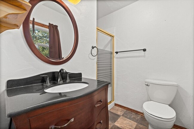 Building Photo - 4 Bed, 4 Bath on .62/acre! Close to BSU!