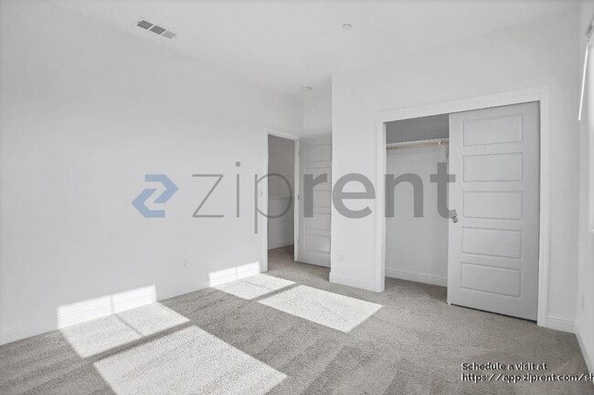 Building Photo - 823 Blue Oak Lane W