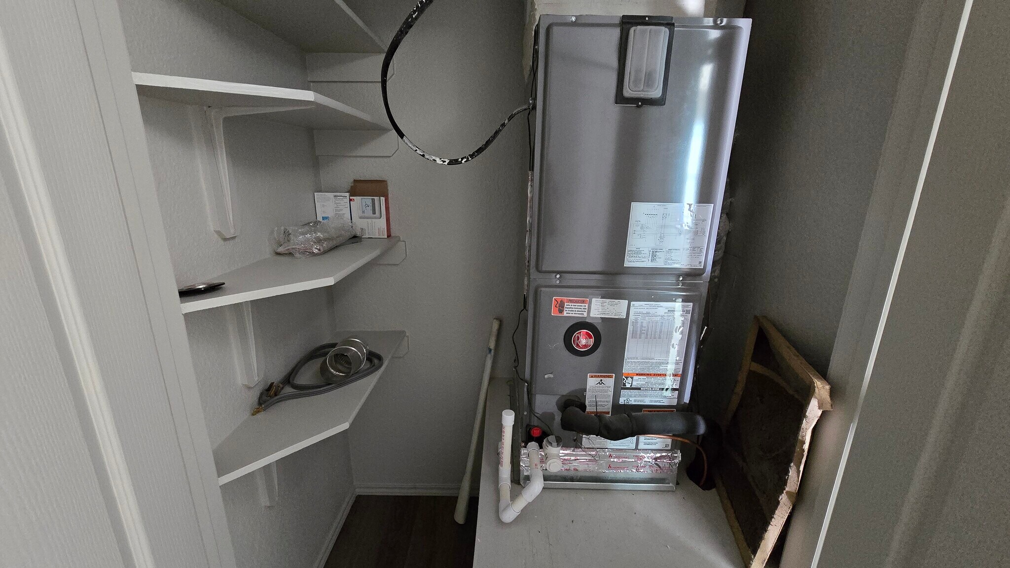 Building Photo - 605 Lost Trl