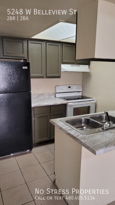 Building Photo - 2 Bed Town Home in Gated Community 53rd Av...