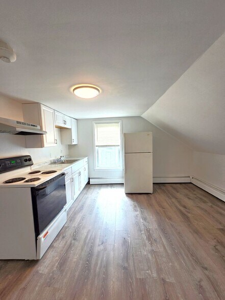 Building Photo - 22 Johnson St