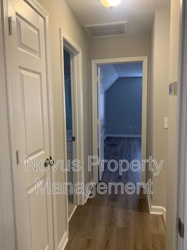 Building Photo - 88 River Ridge Dr