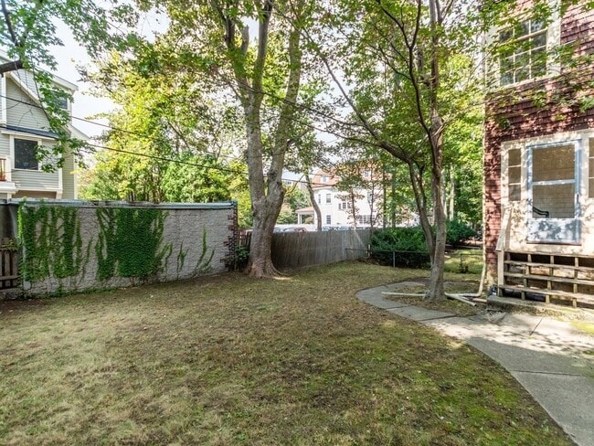 Building Photo - 30 Stetson St