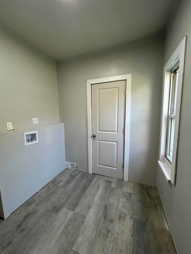 Building Photo - SPECIAL OFFER !! Cozy 2-Bedroom Home in Cleveland / Pet-Friendly / Vouchers Accepted / Available ...