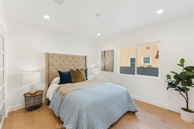 Building Photo - 3945 S Norton Ave