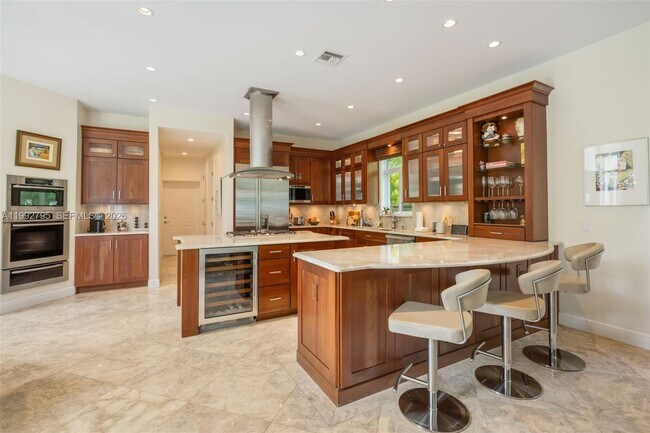 Building Photo - 755 Tiziano Ave