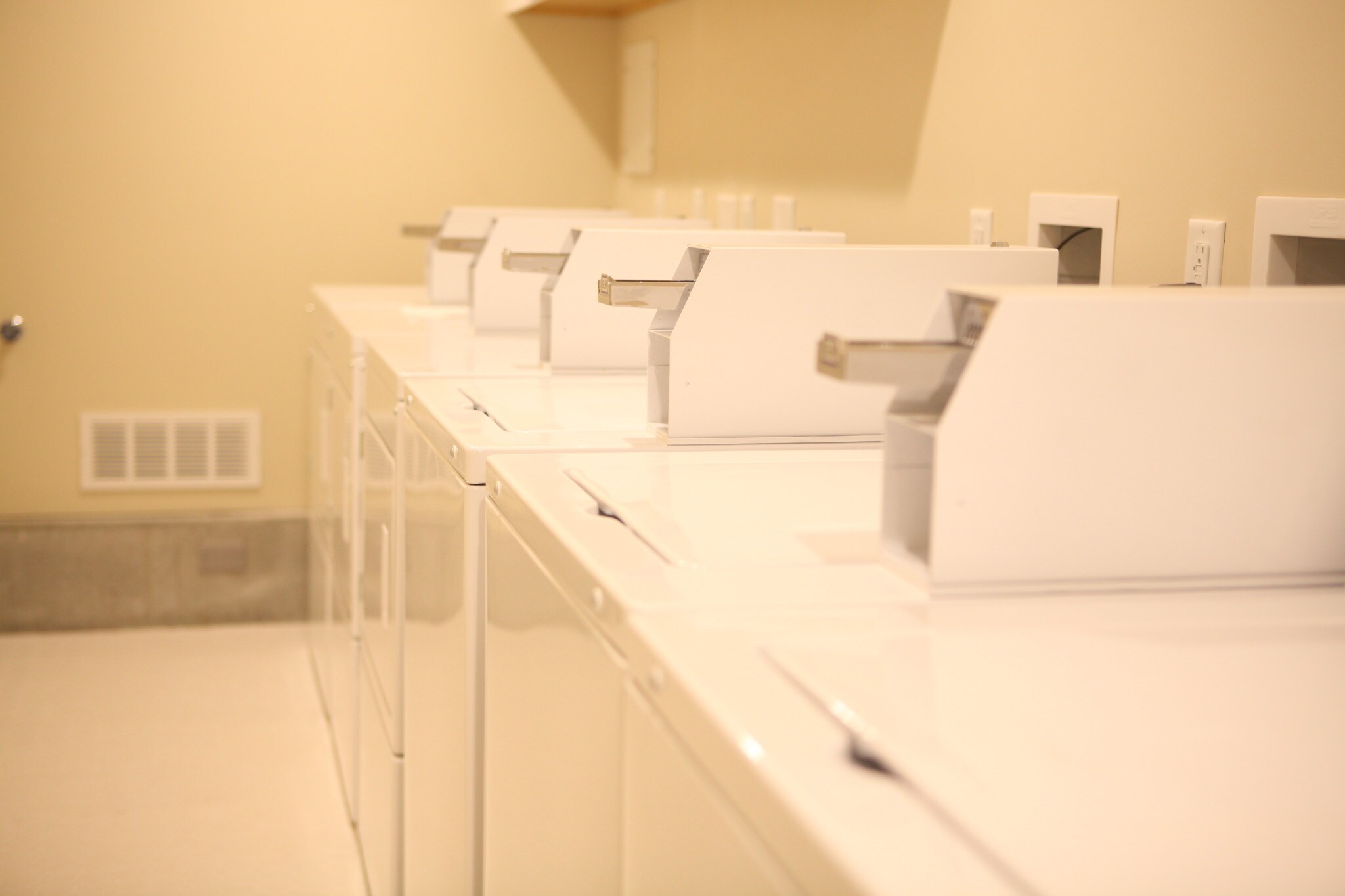 Laundry - 114 E University St