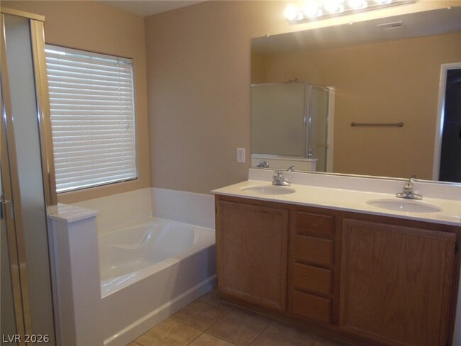 Building Photo - 6218 Desert Lavender Ave