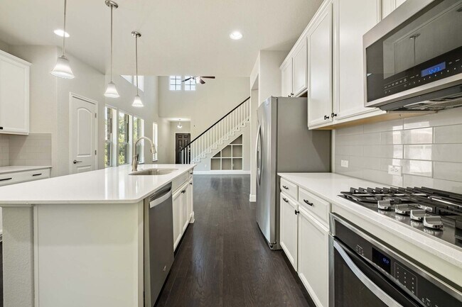 Building Photo - Fantastic 3 Bedroom, 2.5 Bath, 2-Story Hom...