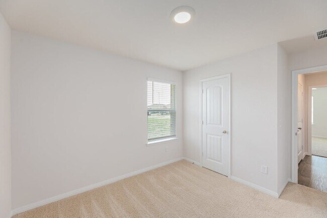 Building Photo - 21012 Abigail Fillmore Rd