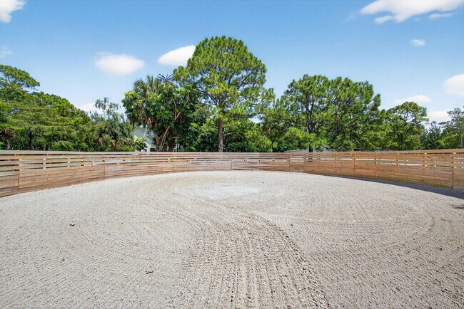 Building Photo - 17218 Shetland Ln