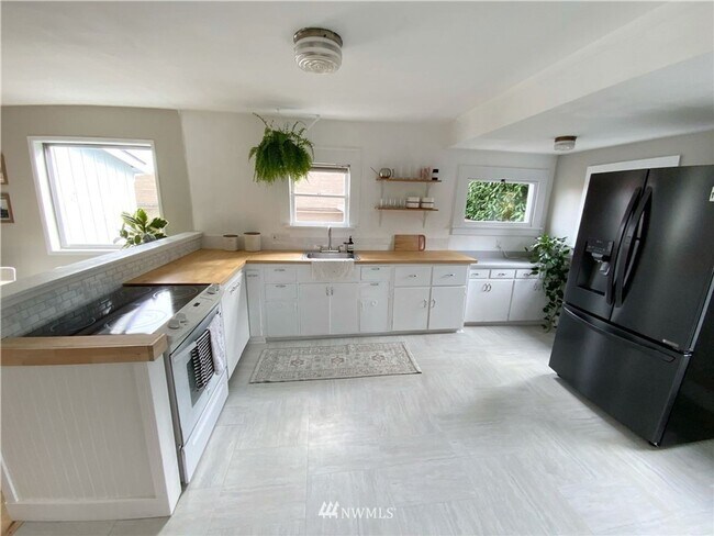 Building Photo - Charming 2 Bed 1 Bath in Hillman City!