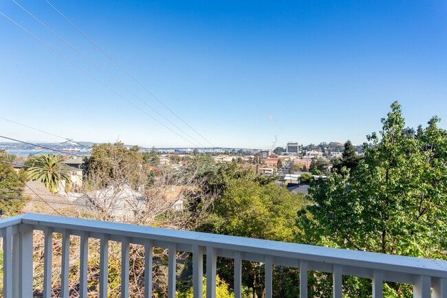 Building Photo - Beautiful Home In Martinez Hills