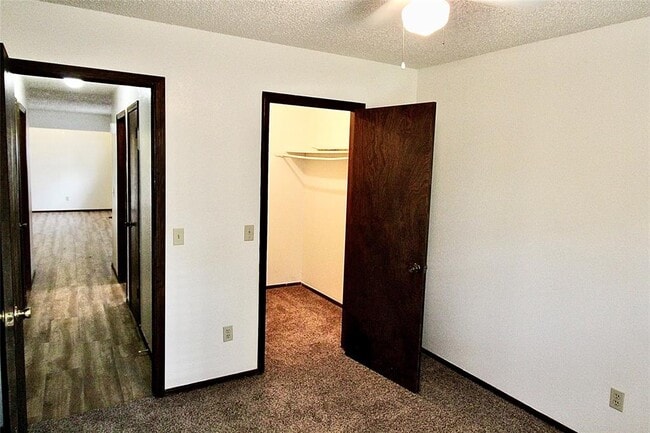 Building Photo - 312 Falcon Ct