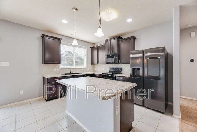 Building Photo - 9004 Blackstone Dr