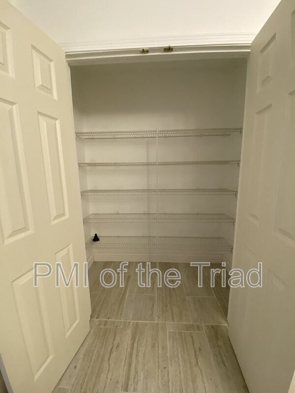 Building Photo - 202 Kinnley Ct