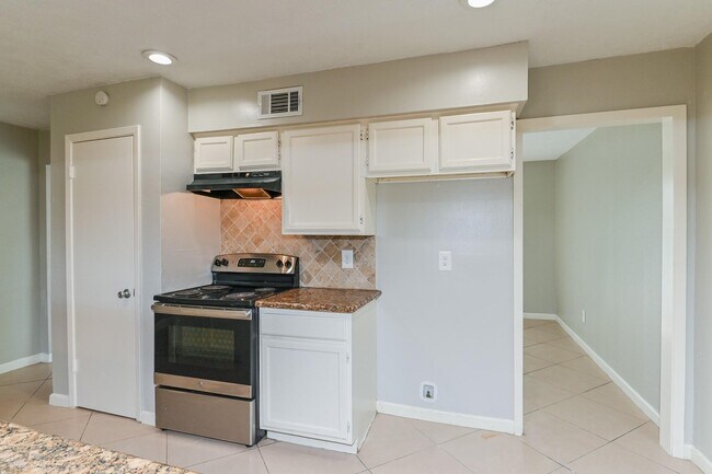 Building Photo - 10019 Overview Dr