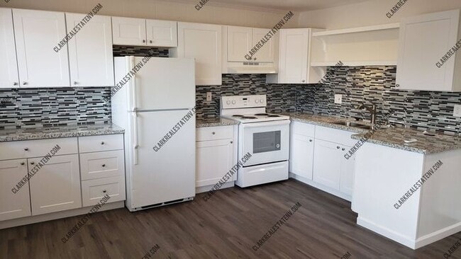 Building Photo - Brand New Midtown 1bed 1 Bath unit ready t...