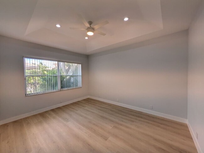 Building Photo - Luxury-Style 3BR Home in Prime West Palm Beach Location