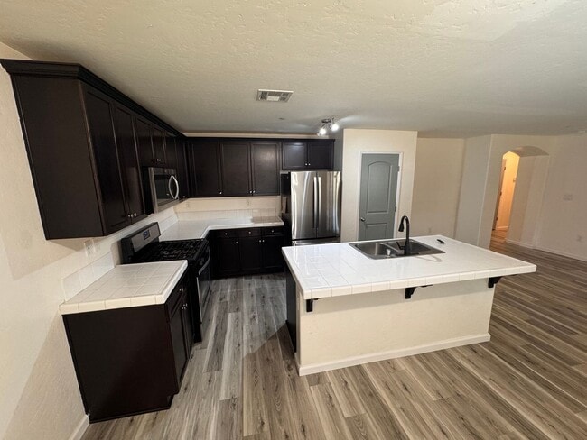 Building Photo - Lovely Home for rent in Hanford,Ca