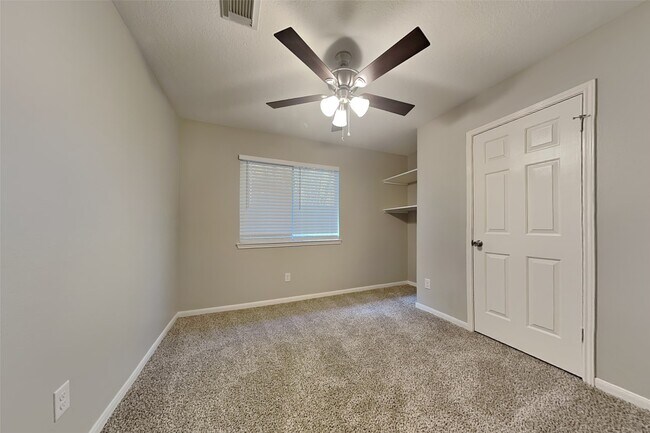 Building Photo - 18623 Singing Woods Dr