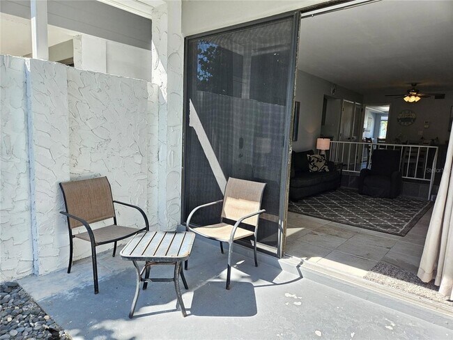 Building Photo - 1555 Tarpon Center Dr