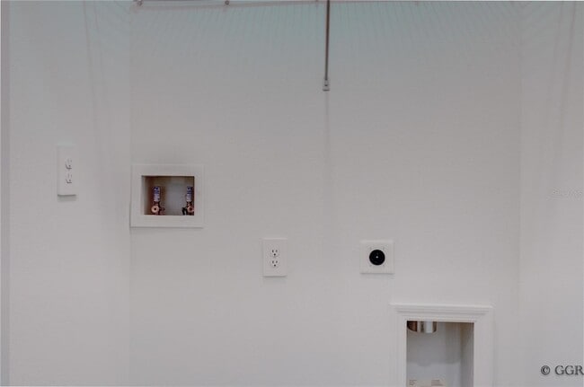 Building Photo - 3243 Laurent Lp