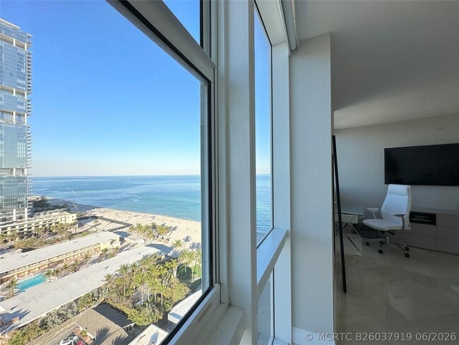Building Photo - 18201 Collins Ave