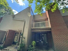Building Photo - 703 Camelback Ct