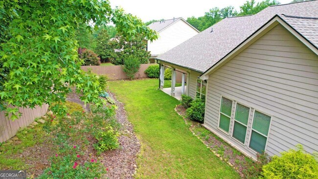 Building Photo - 3731 Ivy Lawn Dr NE