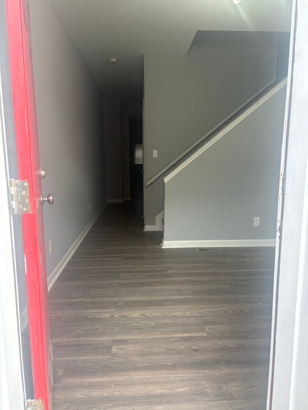 Building Photo - 1520 Argyle Ave